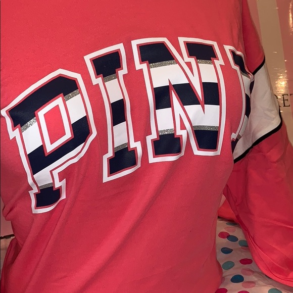 VS PINK Long Sleeve Campus Crew Neck - Picture 2 of 5